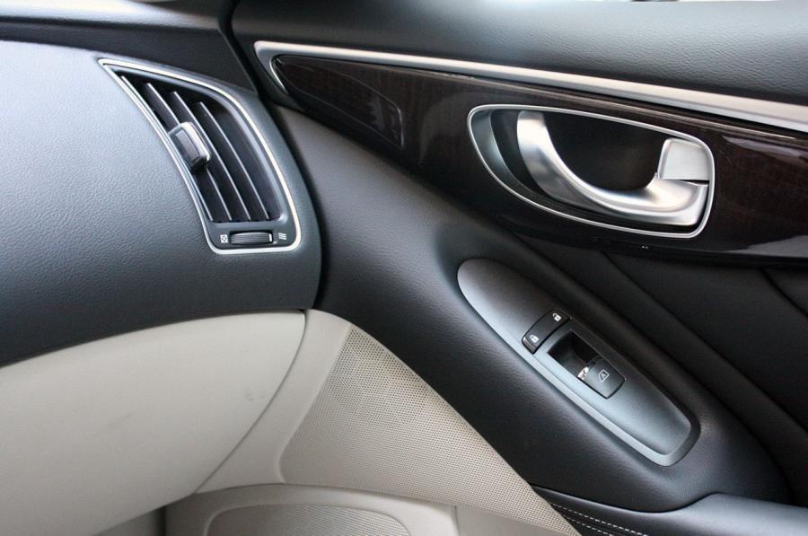  Infiniti Q50 2014 года  (фото 4 из 52)